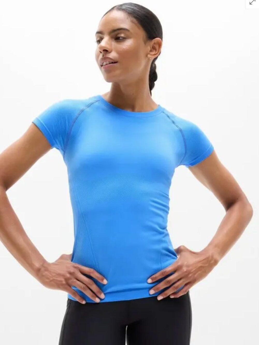 Athleta Momentum Seamless Tee - Medium (Cornflower Blue)